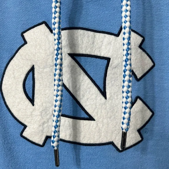UNC  Tar Heels Light Blue Hoodie Sweatershirt - Picture 3 of 6